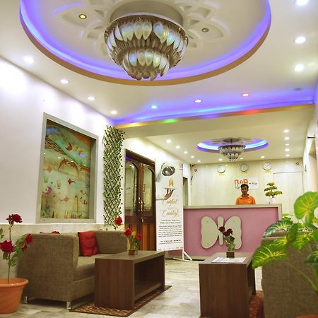 Rnb Select Vijay Delux Hotel Sultānpur Kültér fotó