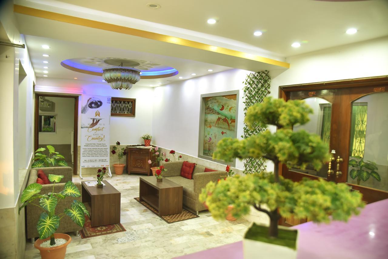 Rnb Select Vijay Delux Hotel Sultānpur Kültér fotó
